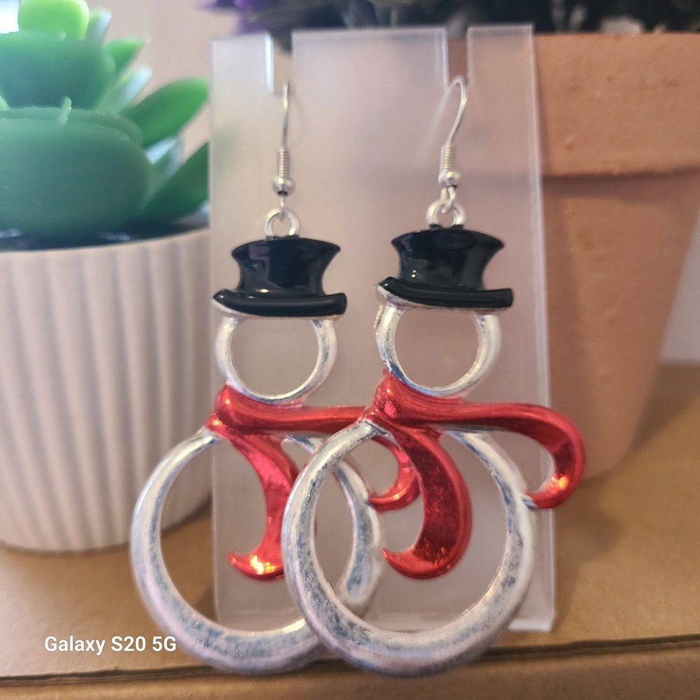 Christmas‎ Snowman Dangle Earrings Black Hat Red Scarf Silver Hoop NEW Women's